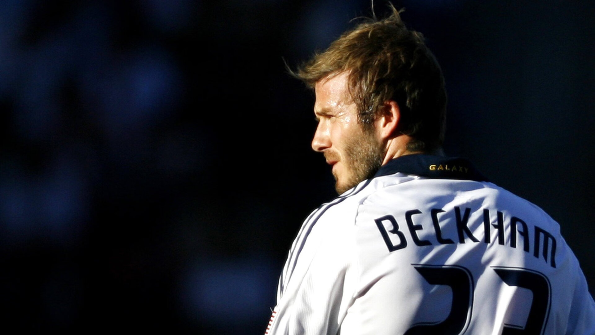 跨界传奇,当莫德里奇在NBA季后赛接管比赛,巴西与墨西哥的绿茵鏖战如何点燃全球?